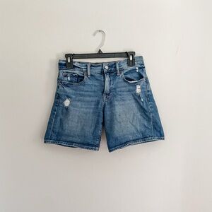 Gap Women's 5" Mid Rise Denim Shorts. 0/25 size.